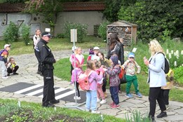 Děti z mateřinek poznávaly dopravní značky