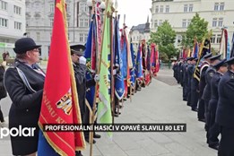 Profesionální hasiči v Opavě oslavili 80 let. Slavnostní ceremoniál proběhl na Horním náměstí