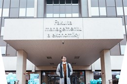 Od odvážných začátků až ke světovým úspěchům. Zlínská Fakulta managementu a ekonomiky slaví 30 let
