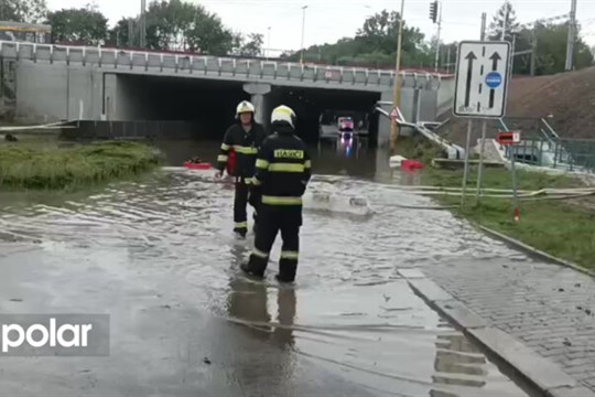 Přívalový déšť vyplavil opravovaný podjezd v Havířově