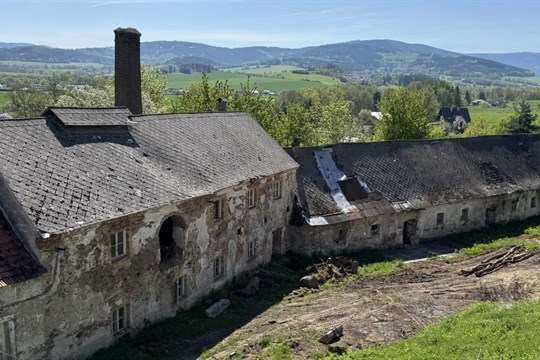 Studenti ZČU zachraňují zchátralý hrad Opálka na Klatovsku