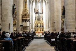 Městská policie Plzeň slouží veřejnosti už třiatřicet let. Slavnostní ceremoniál se odehrál v katedrále sv. Bartoloměje