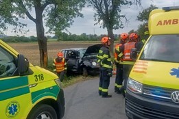 Při nehodě u Roštění se zranily dvě mladé ženy