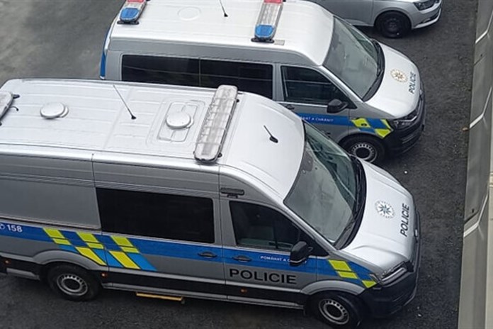 Policisté hledali 12letou dívku z Petřvaldu. Ozvala se po vyhlášení pátrací akce