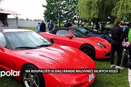 Na koupališti si dali rande milovníci silných vozů