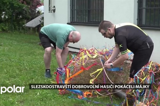 Slezskoostravští dobrovolní hasiči pokáceli májky, návštěvníky nezastavilo ani špatné počasí