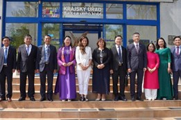 Vietnam a Karlovarský kraj chtějí obnovit spolupráci. Jednali o cestovním ruchu i školství