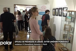 Spojili se novojičínský pedagog a lékař, svým uměním pomáhají