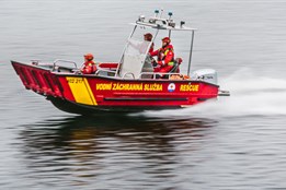 Bezpečnost na přehradě Hracholusky hlídá vodní záchranná služba