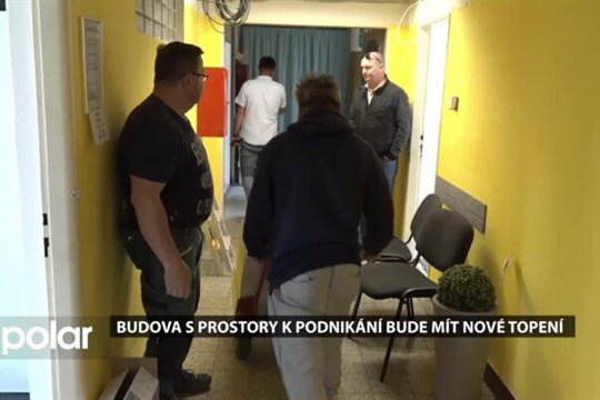 Budova s prostory k podnikání bude mít nové topení, práce probíhají s minimálním omezením provozu