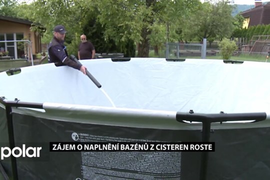 Zájem o naplnění zahradních bazénů z cisteren roste v celém kraji, nejvíce na Frýdecko-Místecku