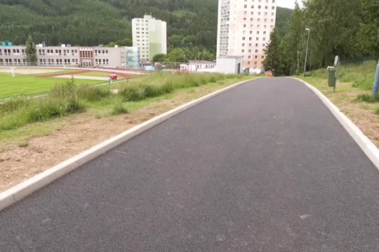 Tanvald opravil ulici nad stadionem