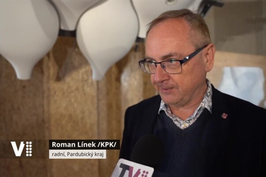 Moderní sál v historickém zámku