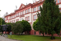 Školní budova ve Starém Městě oslavila 100 let fungování