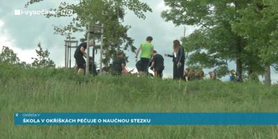 Škola v Okříškách pečuje naučnou stezku