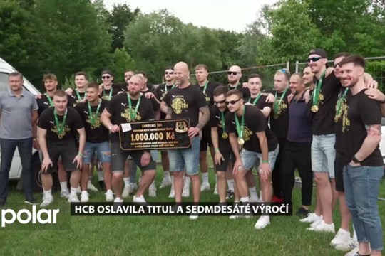 Na Lodičkách se uskutečnily velké a několikanásobné oslavy karvinských házenkářů