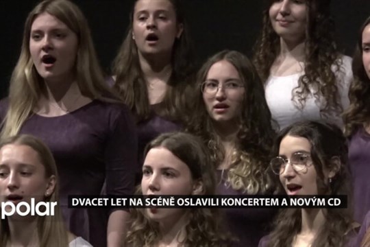 Dvacet let na scéně oslavili středoškolský sbor koncertem a novým CD