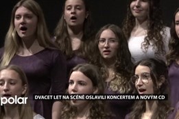 Dvacet let na scéně oslavili středoškolský sbor koncertem a novým CD