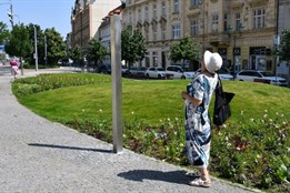 Plzeň se ochladí: V centru města přibyla nová mlžítka, osvěží lidi i zeleň