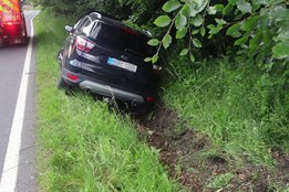 Skončil v příkopu, nadýchal přes 3,5 promile