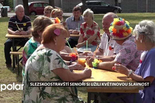 Slezskoostravští senioři si užili Květinovou slavnost, čekaly je i originální míchané nápoje