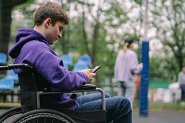 Nová poradna v centru Karlových Varů nabízí pomoc osobám se zdravotním postižením