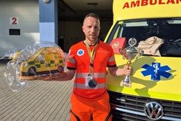 Chtěl jsem vystoupit ze své komfortní zóny a obstát i pod tlakem, říká nejlepší řidič záchranky v ČR Jan Kojecký