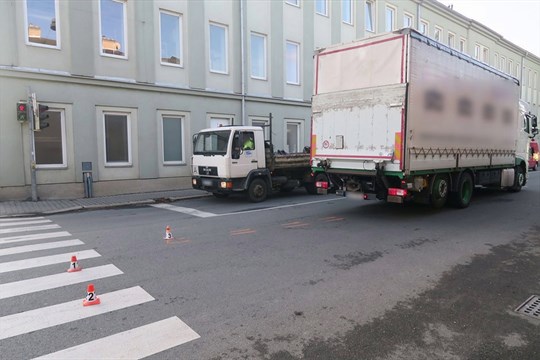 Řidič kamionu srazil v Šumperku chodkyni