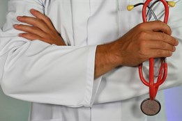 Karlovarský kraj láká lékaře a sestry. Na náborové příspěvky dal loni přes 12 milionů