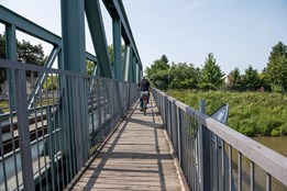Městská policie v Kroměříži přitvrdila. Za porušování pravidel cyklisty pokutuje