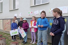 Barevná učebna na obzoru. Koncert v Přemyslovicích vynesl přes deset tisíc korun