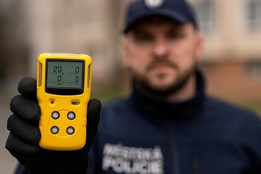 Strážníci v Chodově mají nový detektor plynů, zvýší bezpečnost při zásazích