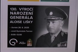 Gymnázium Turnov si připomnělo generála Lišku