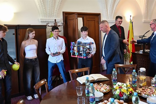 ZŠ Šromotovo v Hranicích slaví titul vicemistra ČR v robotice