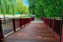 Vávrova lávka na Krajince v Chebu je po rekonstrukci znovu otevřená