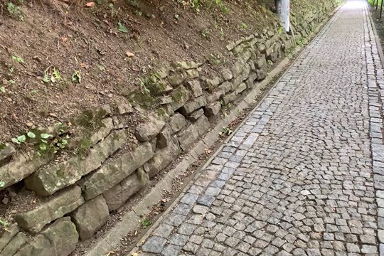 Ve Vsetíně se chystá oprava chodníku z Panské zahrady na Horní město