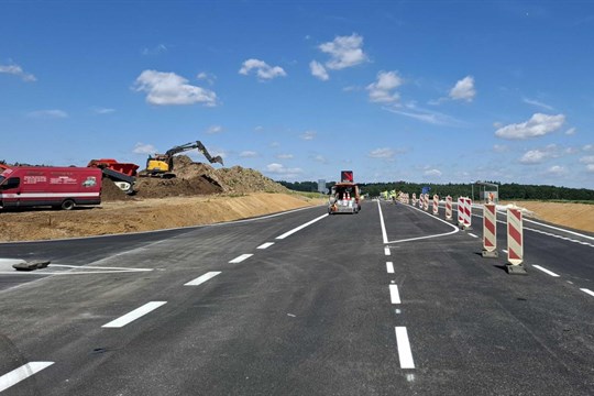 Řidičům se uleví, končí rekonstrukce křižovatky na hlavním tahu u Koutu na Šumavě