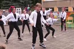 Hodkovická ZŠ uspořádala zahradní slavnost