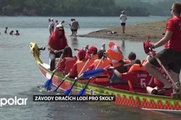 Velkou soutěž dračích lodí předznamenaly závody pro školy