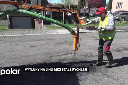 Výtluky v Ostravě-Jihu mizí už druhým rokem rychleji díky stroji