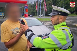 O víkendu si policisté posvítí na řidiče mířící na dovolenou