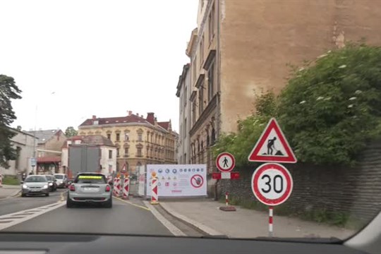 V Pražské ulici v Jablonci je snížená rychlost