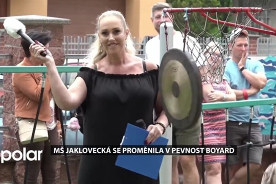 Děti z MŠ Jaklovecká jsou pasované na školáky, zasoutěžily si taky v Pevnosti Boyard