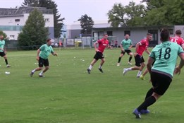 Hokejové a fotbalové hvězdy spojilo benefiční utkání