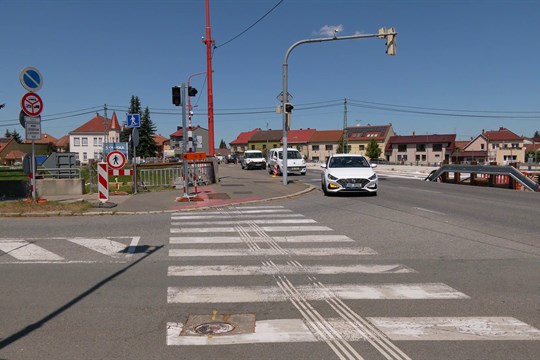 V polovině července začnou práce na úpravě komunikací Svatojiřského nábřeží