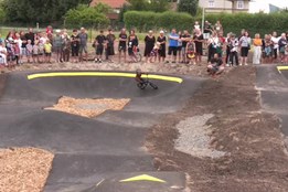 Cvikov otevřel nový pumptrack