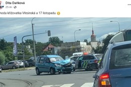 Policejní vůz měl kolizi s osobním autem v Ostravě-Porubě