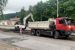 Práce na opravách vozovky na Ohradě pokračují další etapou
