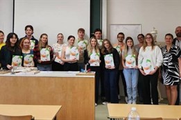 Z gymplu až na medicínu: Pilotní program v Karlovarském kraji pomáhá studentům plnit si sny