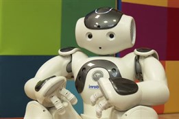 V Jablonci testují robota pro hendikepované lidi